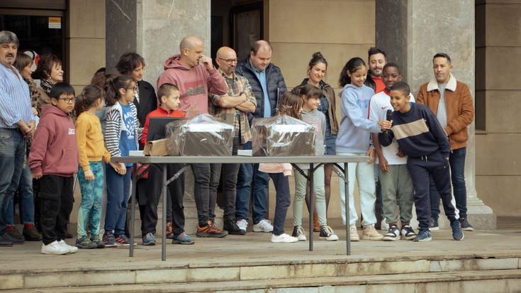 Grafikek eta Tximeletak jaso dituzte Merkataritza eta Euskara Sariak