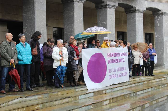 Aldarri ozena genero indarke 2 1511632185316