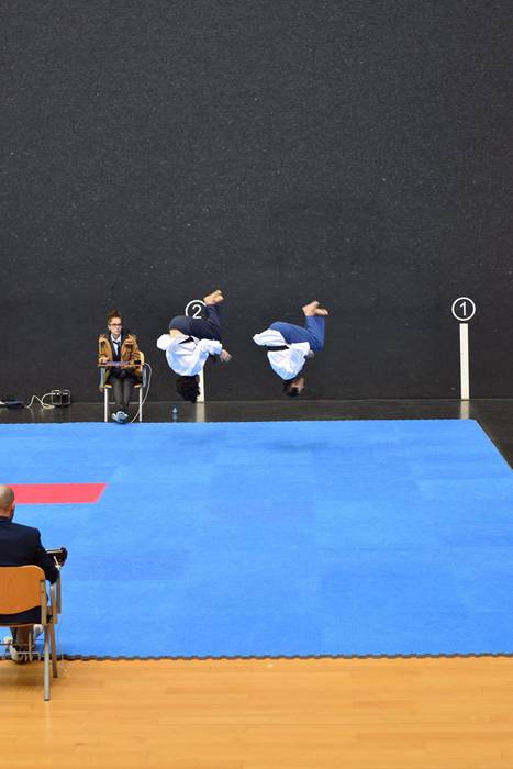 Urrezko bost domina lortu di 16 1519024156536