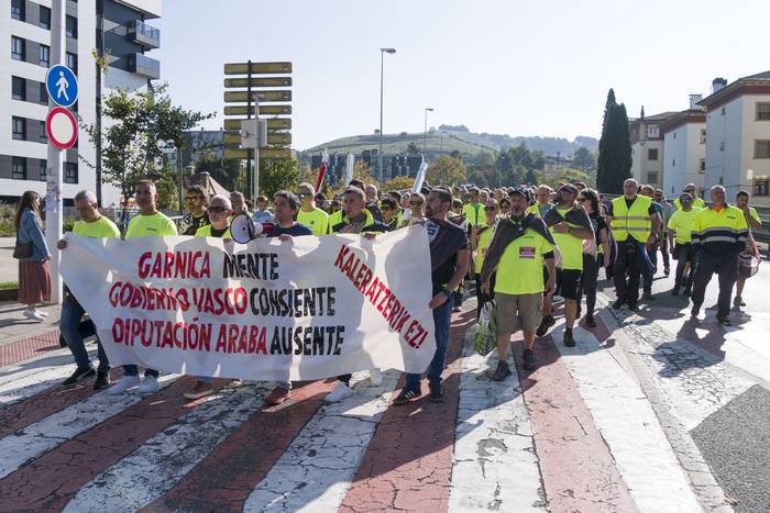 Aldundiaren bulegoak okupatu 42 1760709601030