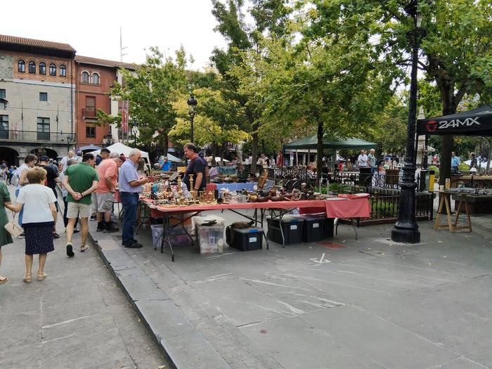 Antzinako objektuz eta bildu 20 1758390845973