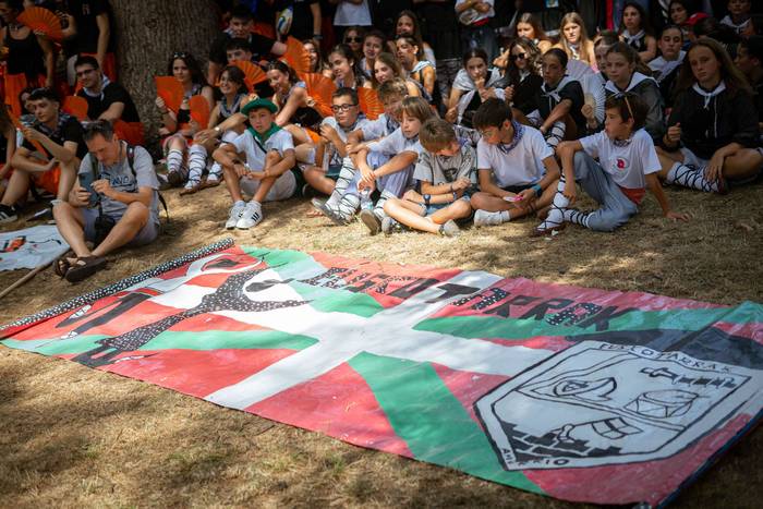 Amurrioko Kuadrillek ate jok 33 1755001103275