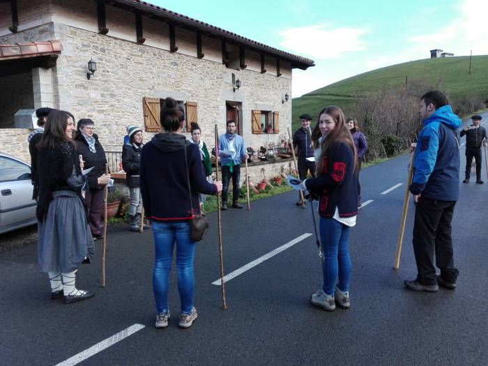 Agate Deunaren bezpera Santa Koloman