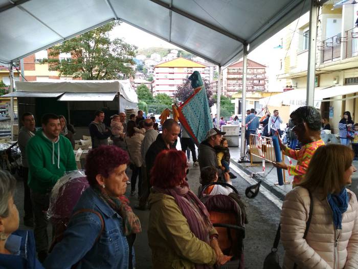 Inoiz baino jende gehiago bi 20 1505589990492