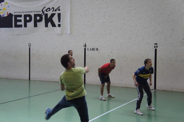 Euskal Preso Politikoen esku 3 1493719834252