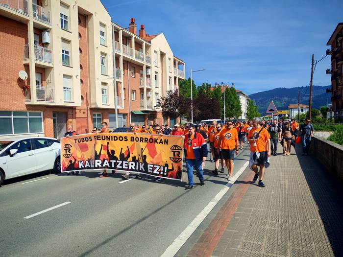 Tubos Reunidoseko bi langile 9 1776453827268