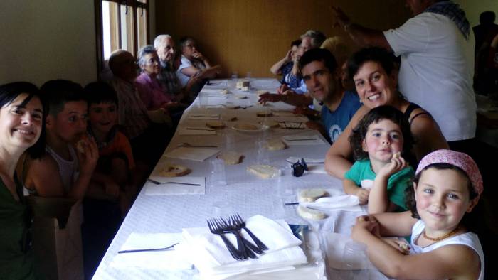 Eguraldi ona lagun, jende ug 17 1531593722785