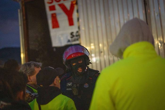 Fabrika barrura eraman dute  35 1769716574741