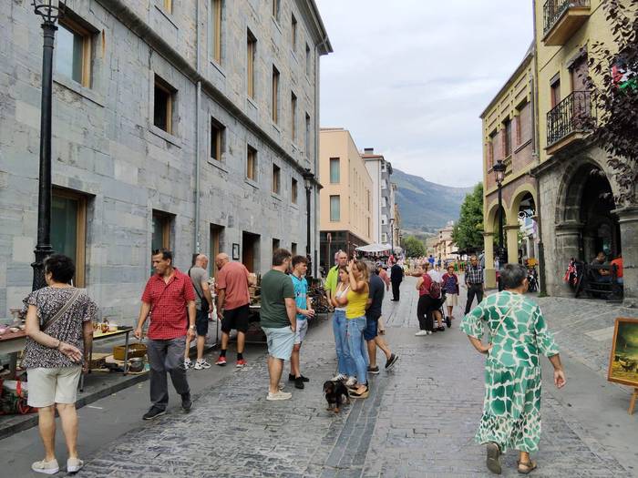 Antzinako objektuz eta bildu 17 1758390838413