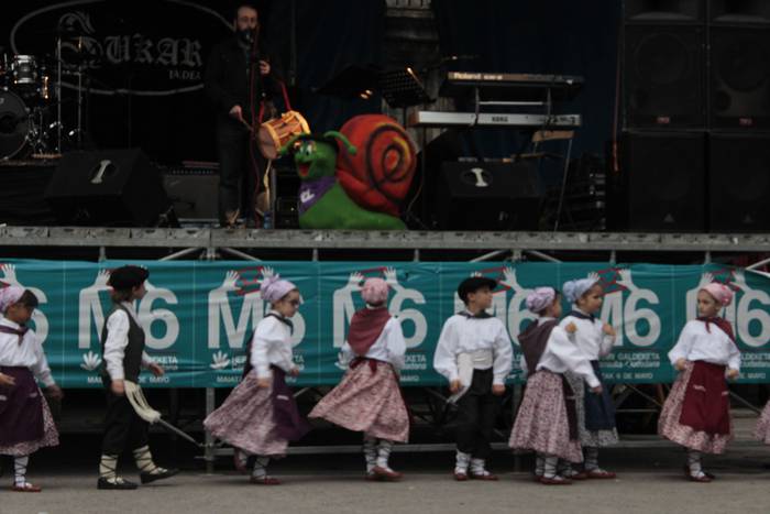 Dantza eta musika artean has 42 1524869006302