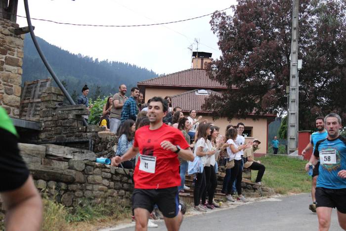 Auzoko mendiak zeharkatu zit 92 1498471522290