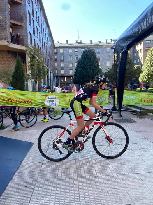 Txirrindulari gazteek erloju 27 1771856194877