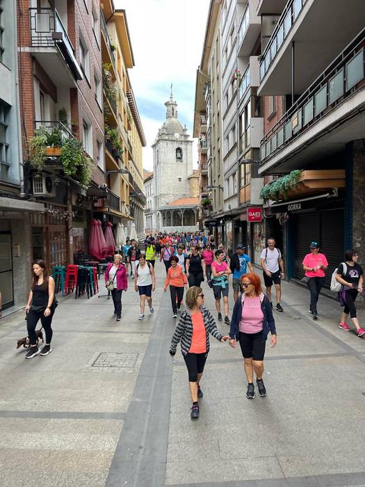 Ehunka lagun bildu ditu Asas 19 1665928006647