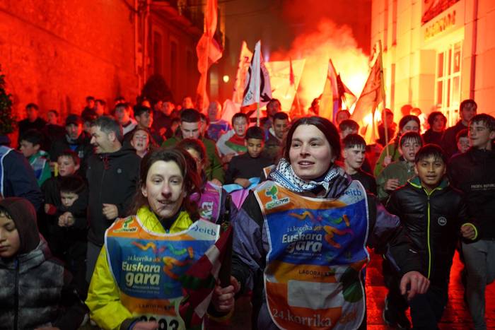 Aldarrikapenez eta pirotekni 195 1774615683962