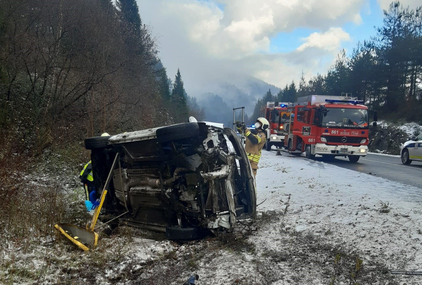 Auto bat irauli egin da Luiaondoko saihesbidean