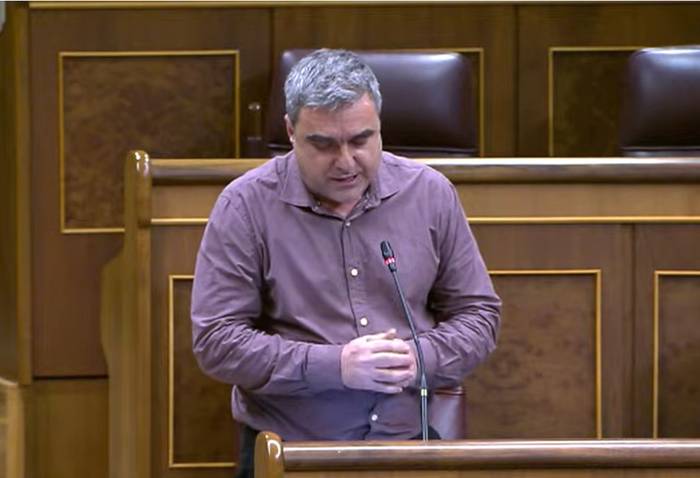 Mikel Otero EH Bilduko Kongresuko kideak Tubos Reunidoseko enplegua mantentzeko neurriak eskatu dizkio Espainiako Ekonomia Ministroari