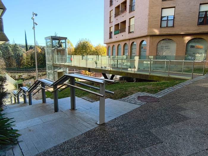 Amurrioko Udalak Foru eta Dionisio Aldama kaleak lotzen dituen igogailu panoramikoaren garbiketa integrala egingo du