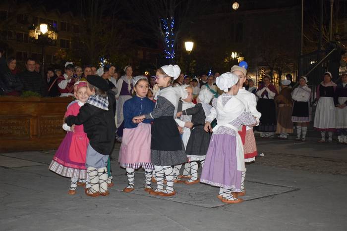 Erauntsi, Olentzero eta Mari 10 1514448206102