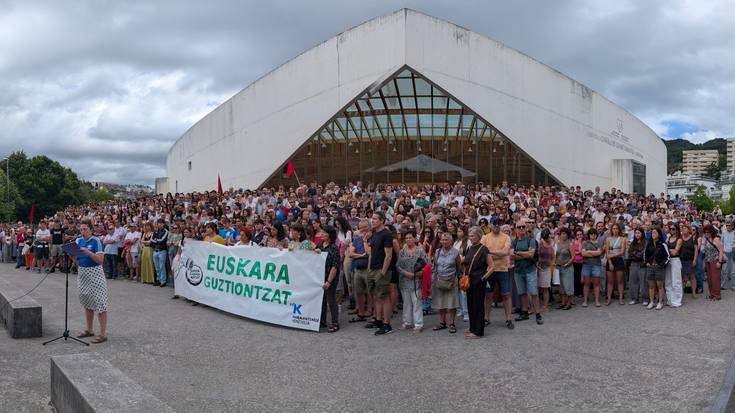 Zeroaren atzean ezkutatzen dena