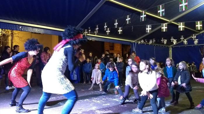 Goizetik gauera arte luzatu  27 1510556152488