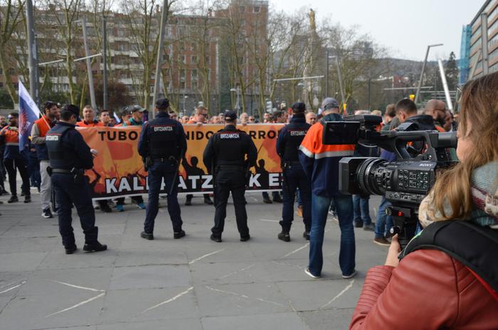 Tubos Reunidoseko langileek  18 1772617528802