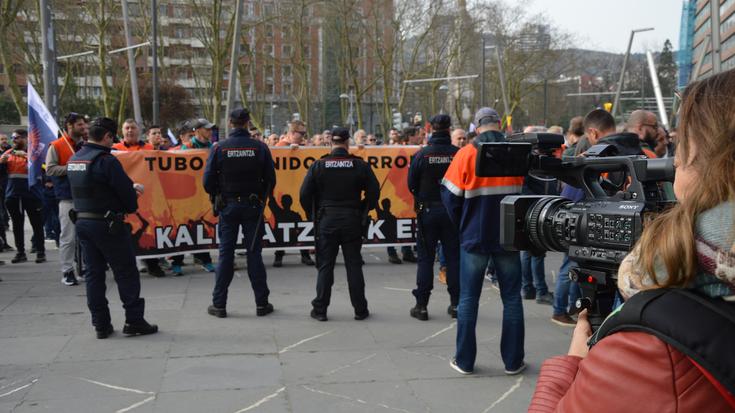 Tubos Reunidoseko langileek Trapagaranera eta Bilbora jo dute gaur