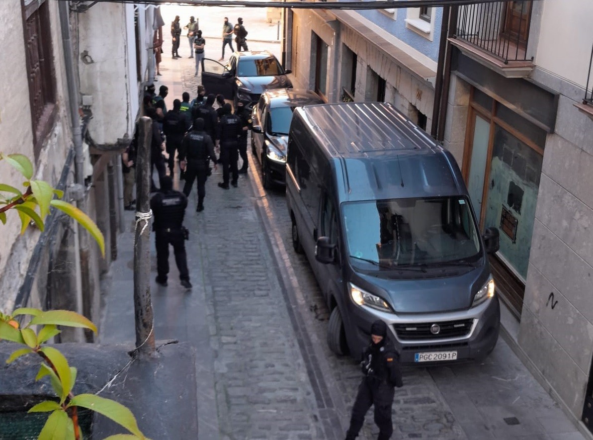 Guardia Zibilak operazioa egin du Urduñan eta hainbat herritan