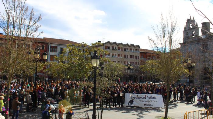 Greba feministaren goizeko t 155 1520520114919