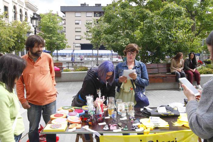 Errefuxiatuen aldeko elkarta 15 1495541378212