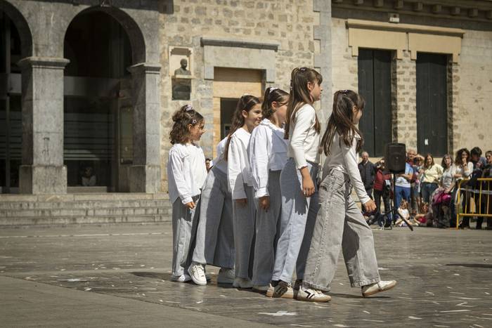 Dantzaz bete dute Amurrioko  60 1776607550559