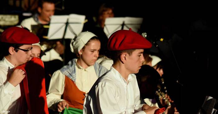 Itxarkundia dantza taldeak e 24 1498128327072