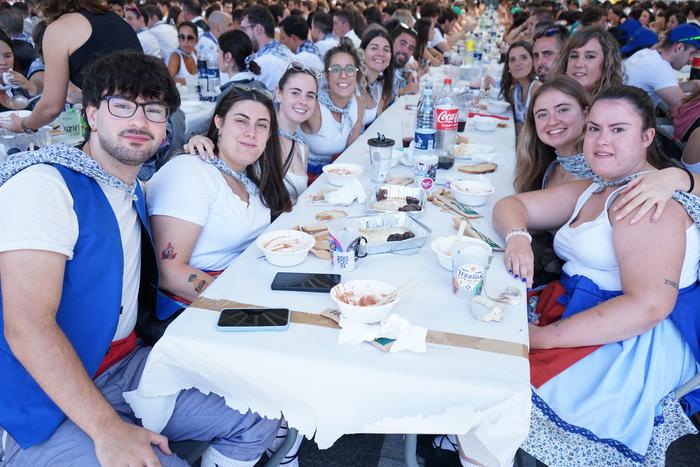 Jendetza batu da kuadrillen  35 1756401954770