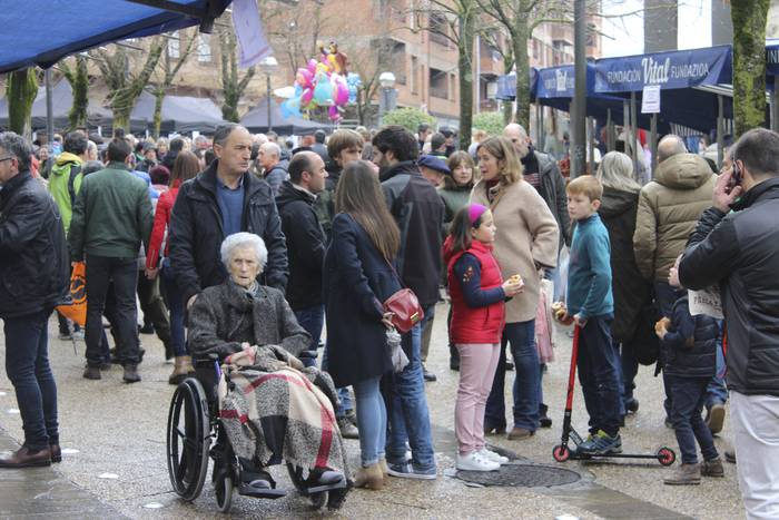 Ehunka ekoizlek eta bisitari 24 1516541852769