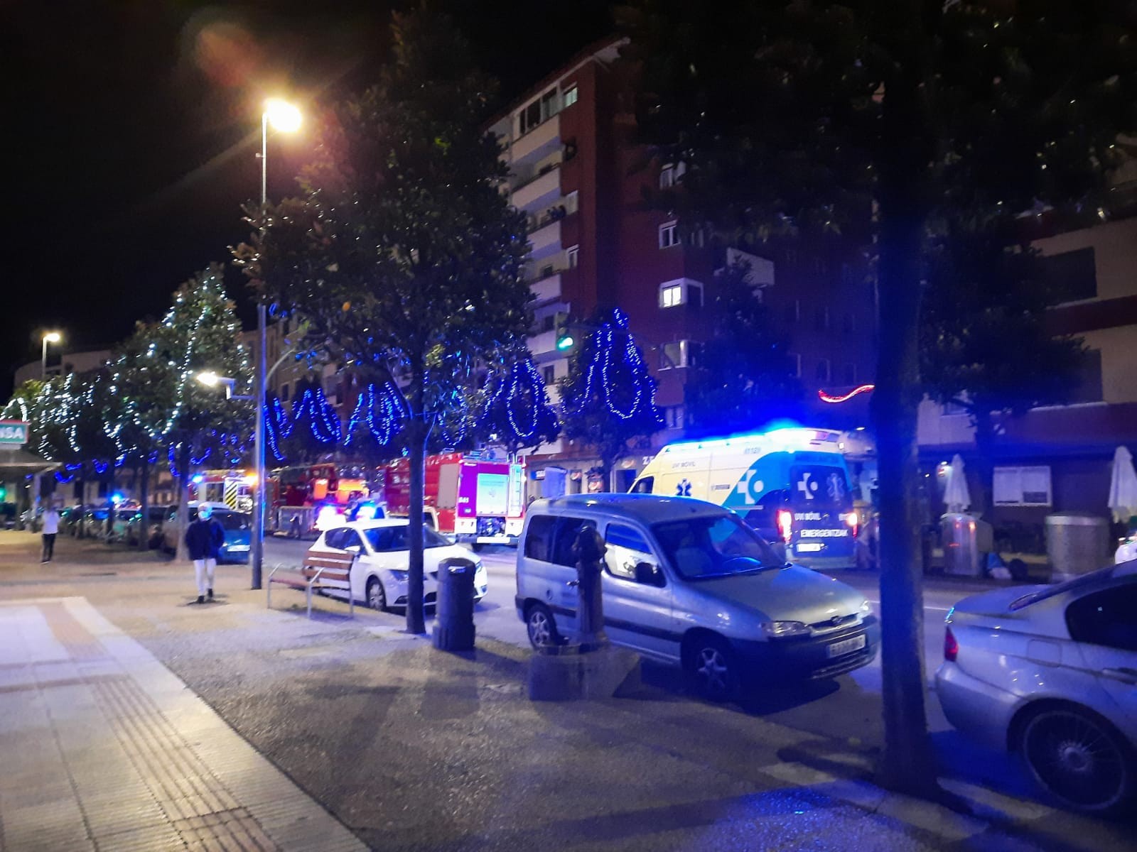 Bi zauritu Zumalakarregi etorbideko etxe batean jazotako sutean