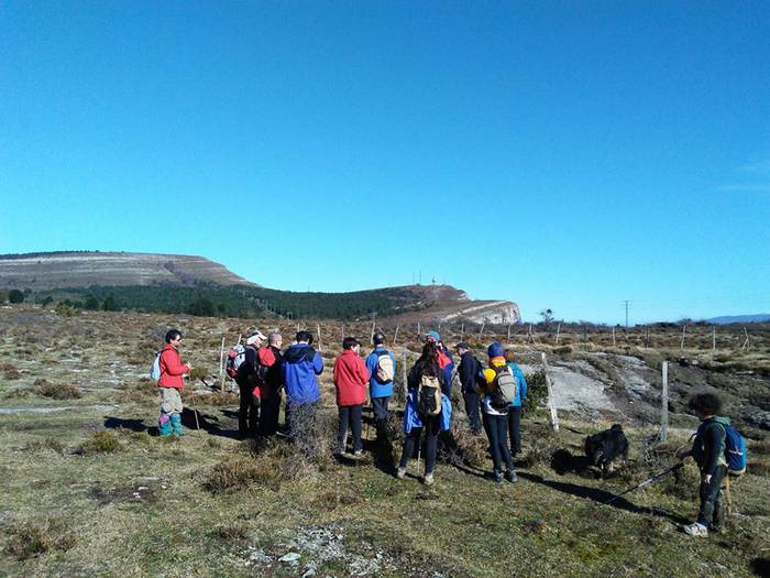 Elur-zuloak bisitatu zituzte 14 1517303058085