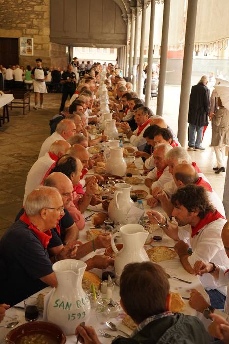 Ehunka kofrade bildu dira el 2 1756713948441