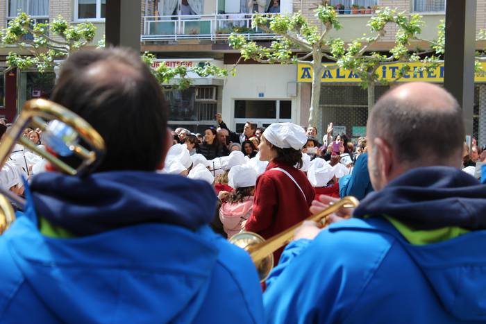 San Anton plazan egin dute u 19 1493306471287