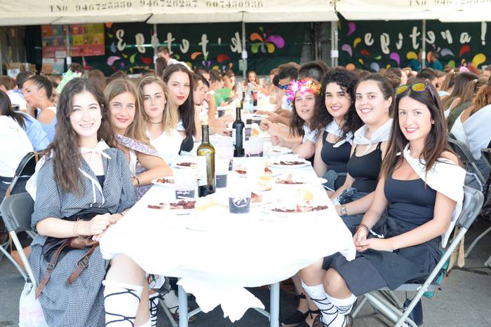 Aldai plaza txiki geratu da  49 1503894111776