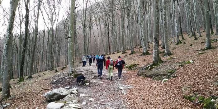 Aldapan gora agurtu dute Men 1 1514875643980