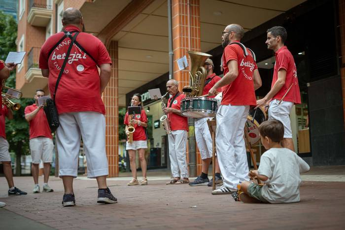 Haur eta nagusiak izan dira  34 1755092595698