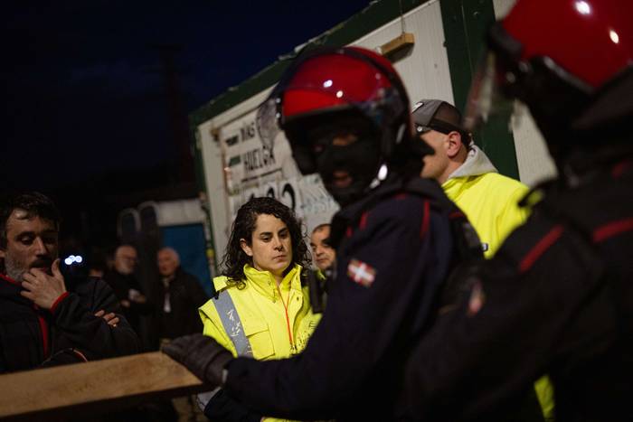 Fabrika barrura eraman dute  44 1769716596810