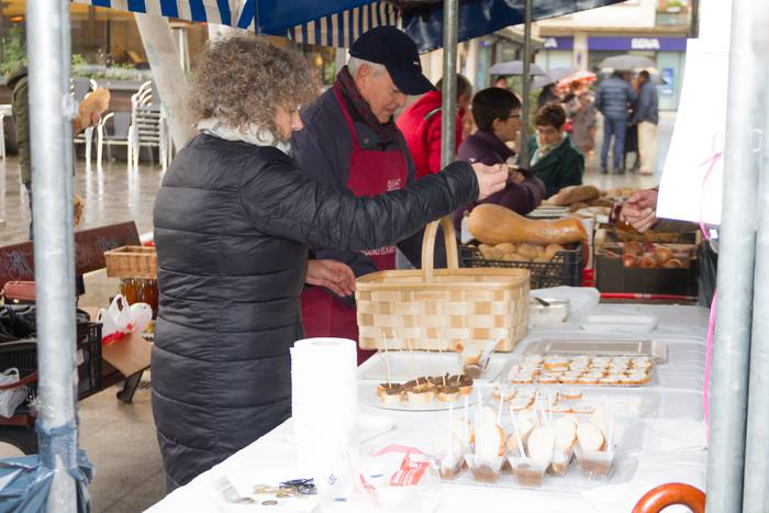 Gabonetako elkartasun azokak 43 1513600035075