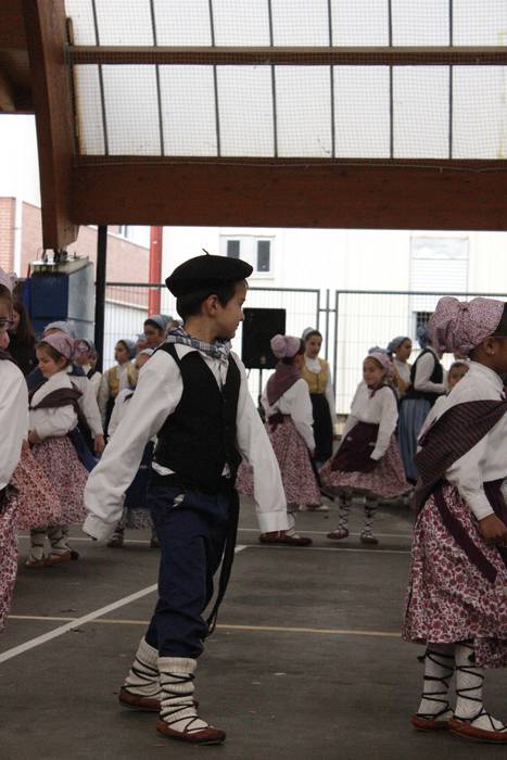 Dantzari Egunak herriguneko  83 1521468351582