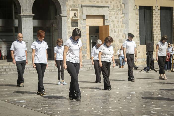 Dantzaz bete dute Amurrioko  1 1776607490245