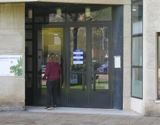 Laudioko anbulatorioaren ordutegia murriztu dute irailaren 12ra arte
