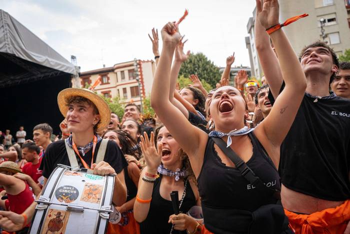 Lehertu da festa-giroa Amurr 66 1755025737843