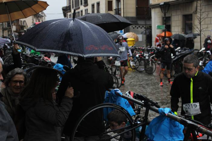 350 lagunetik gora batu dira 19 1514737420046