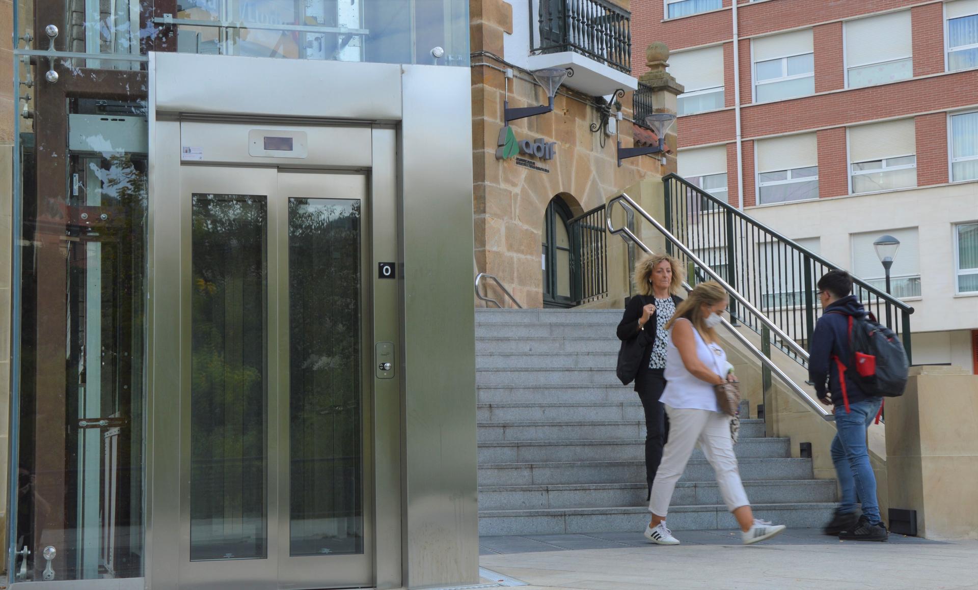 Sarrera kontrolatzeko sistema berriak instalatuko ditu Renfek Laudion, Luiaondon, Salbion eta Iñarratxun