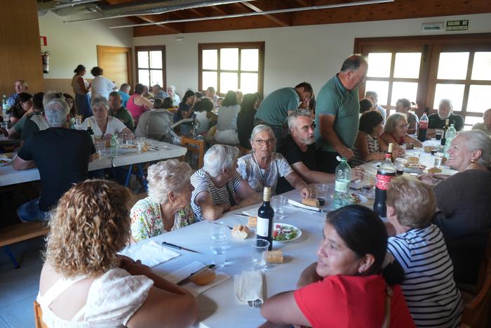 Zuhatzako jaietan paella iza 8 1753009769292