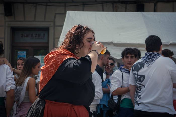 Ehunka lagun bildu dituzte j 15 1757018362624